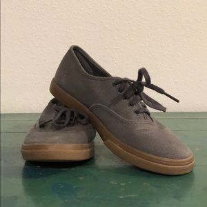 Vans Women’s 6.5 Gum Sole Sneakers